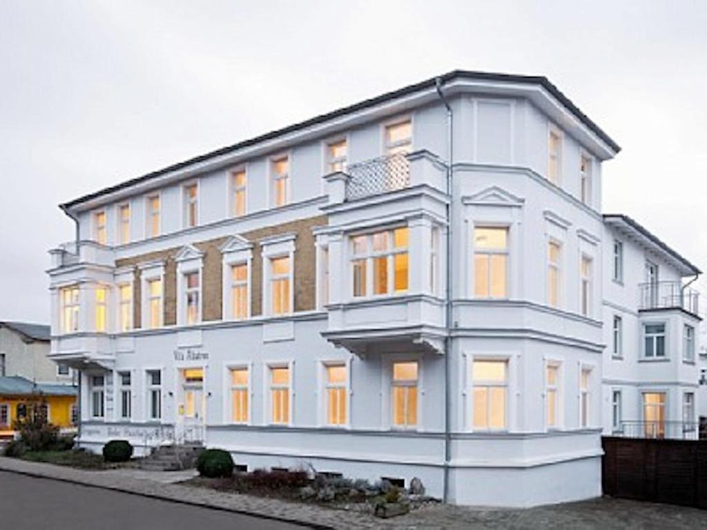 Ostkueste - Villa Albatros Design Apartments Heringsdorf  Exterior photo